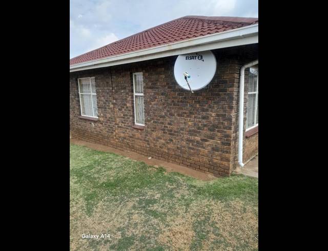 3 BEDROOM HOUSE FOR SALE IN PIMVILLE ZONE 6